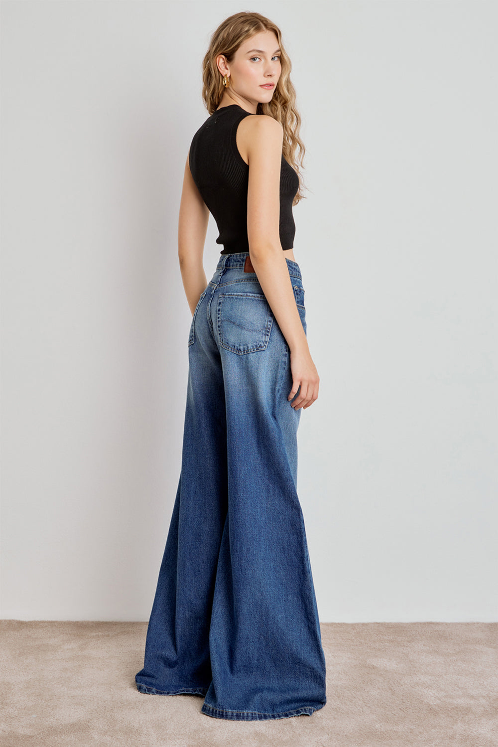 TRICOT FEMININO TOP CROPPED CANELADO PRETO