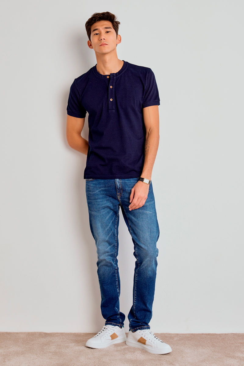 CAMISETA MASCULINA GOLA BOTÃO ALGODÃO AZUL ÍNDIGO