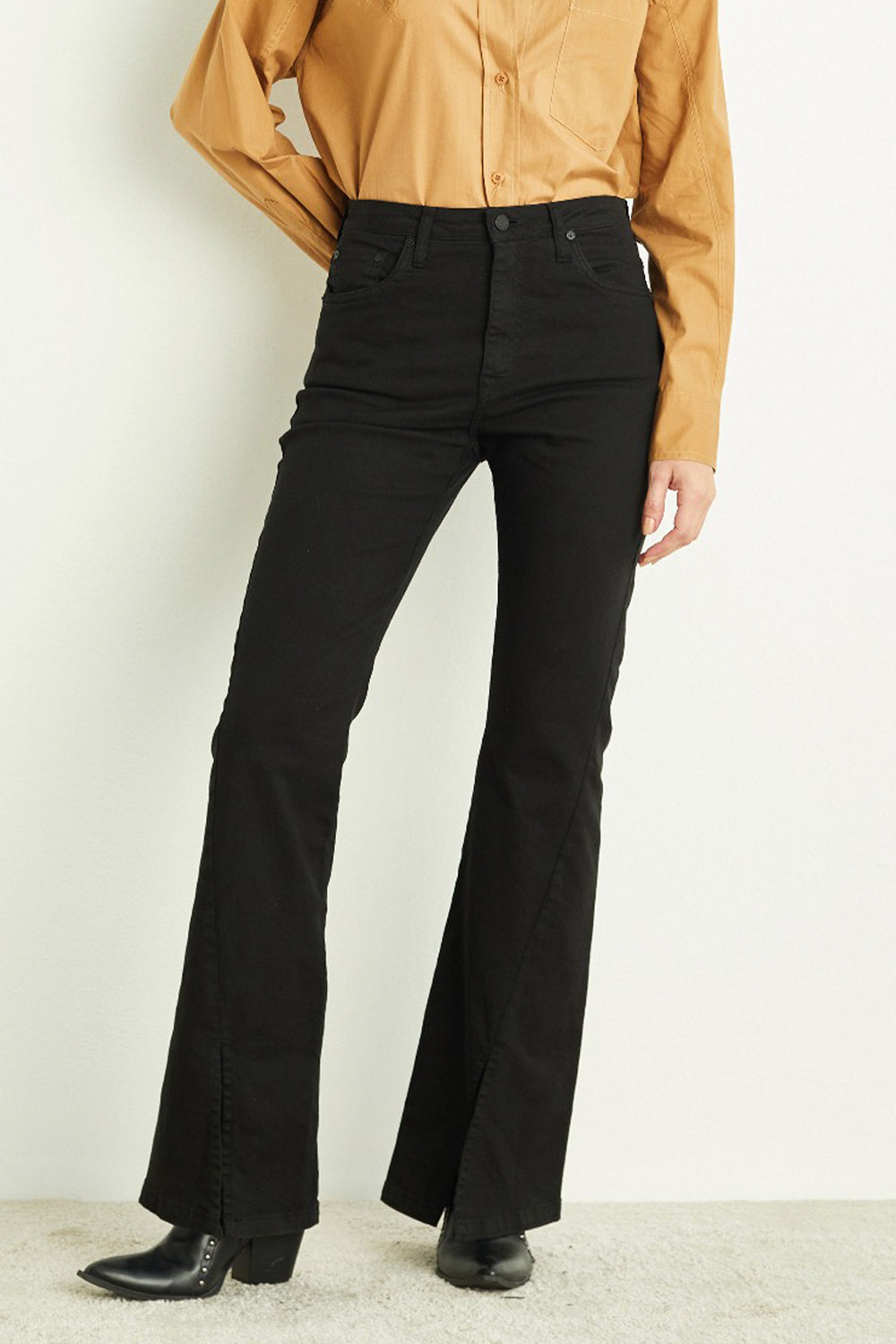 CALÇA CHIARA FEMININA BOOTCUT SARJA PRETA FENDA