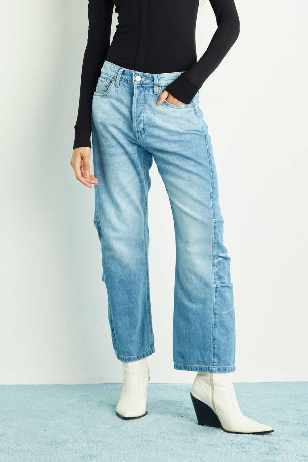 Calça Jeans Relaxed com Pregas
