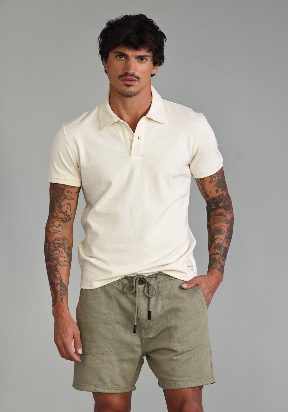 SHORTS ROMEO MASCULINO CORDÃO SARJA - VERDE OLIVA