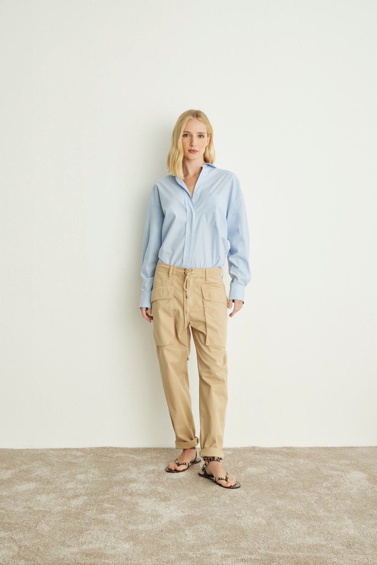 CALÇA TATI FEMININA CARGO SARJA AREIA
