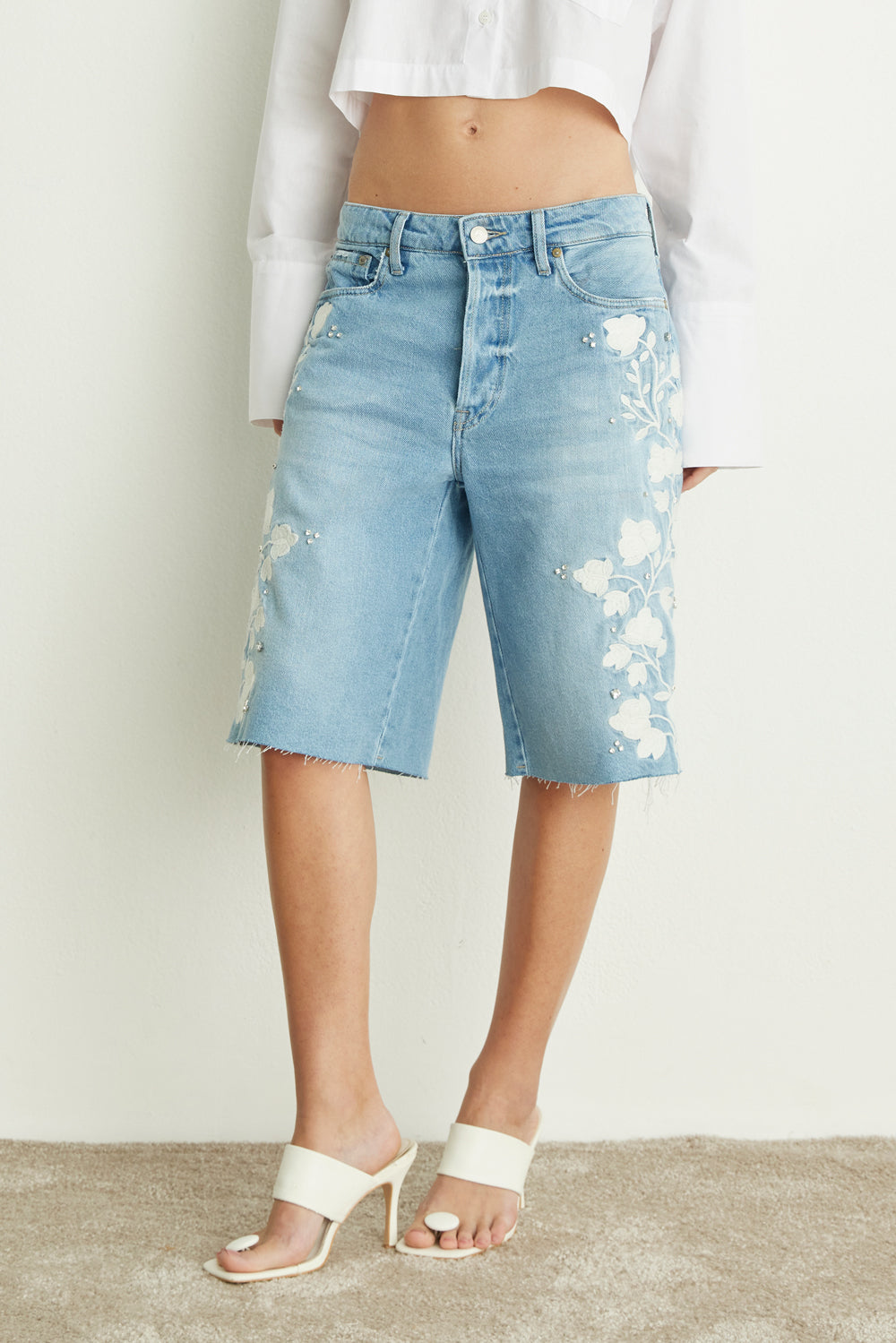 JORTS STELLA FEMININO BORDADO JEANS CLARO