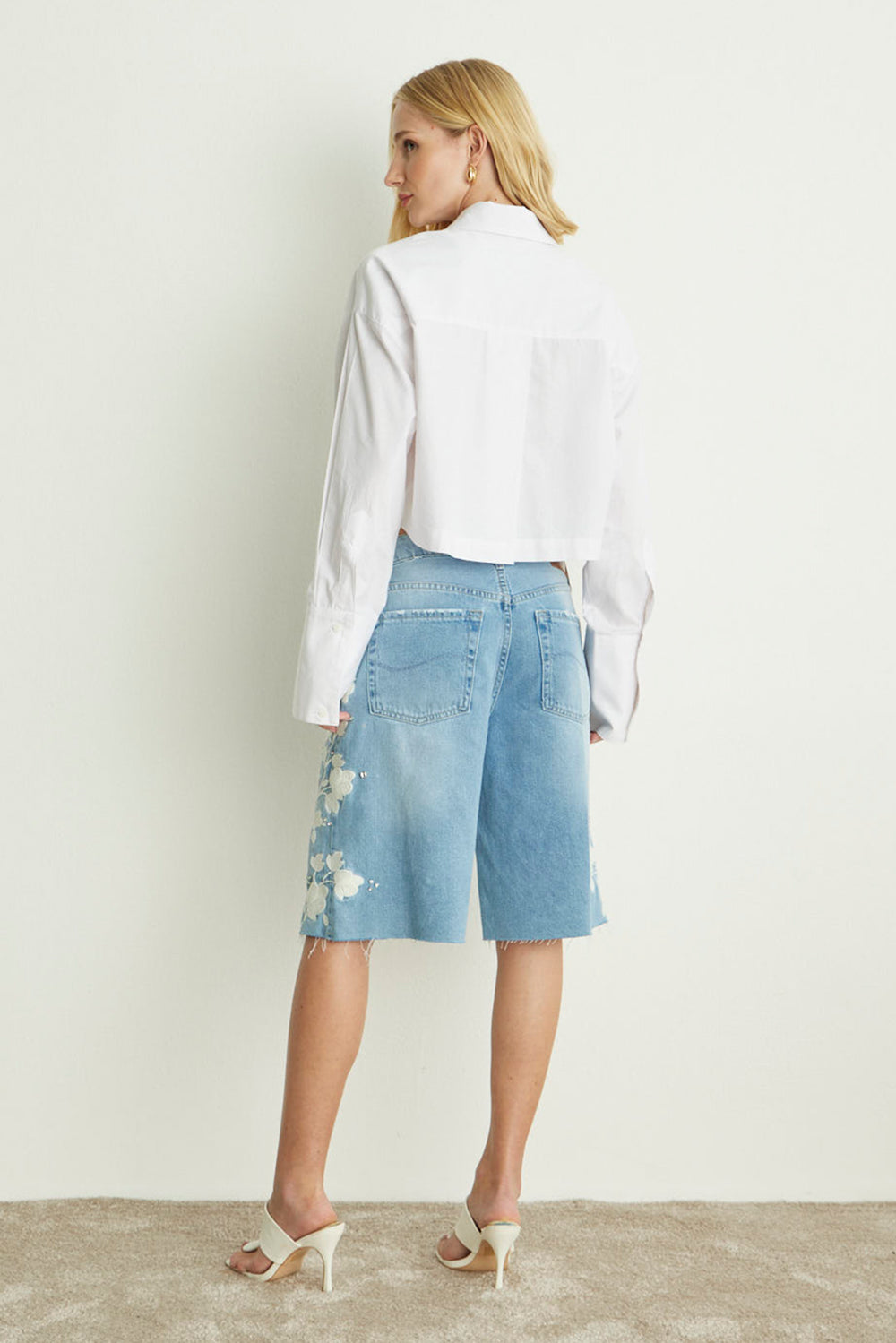 JORTS STELLA FEMININO BORDADO JEANS CLARO