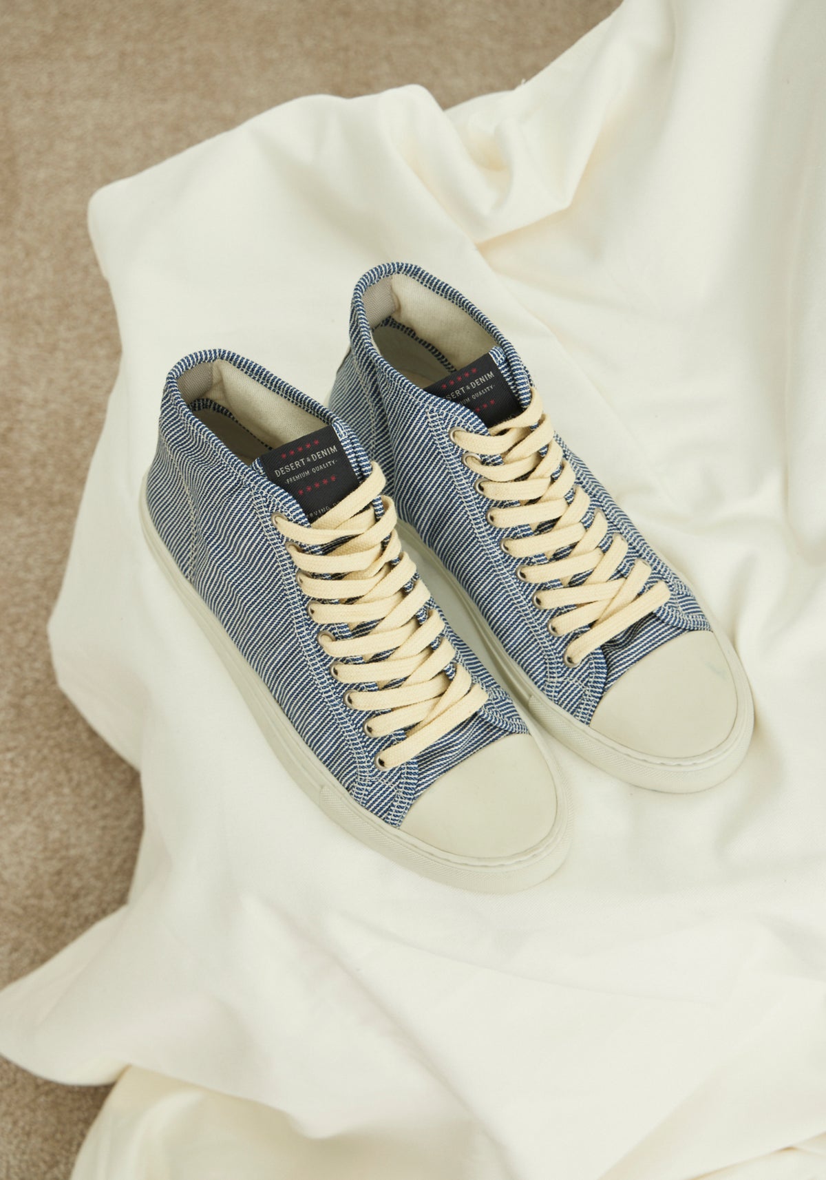 TÊNIS MASCULINO CANO ALTO LISTRADO