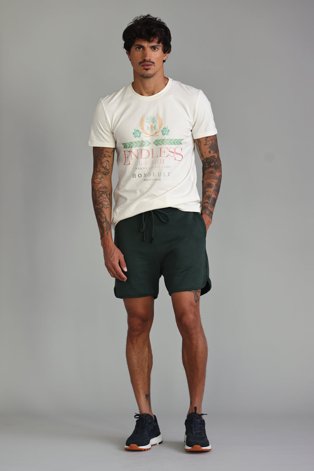 SHORTS ROMEO MASCULINO BORDADO FLOR VERDE