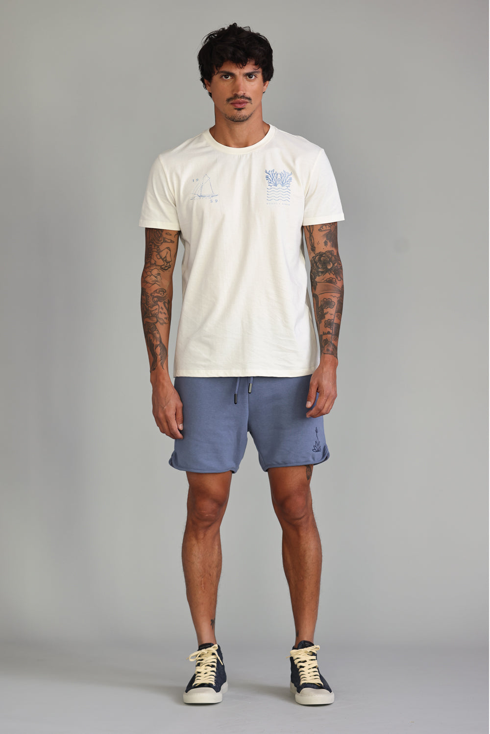 SHORTS ROMEO MASCULINO BORDADO FLOR AZUL SEA