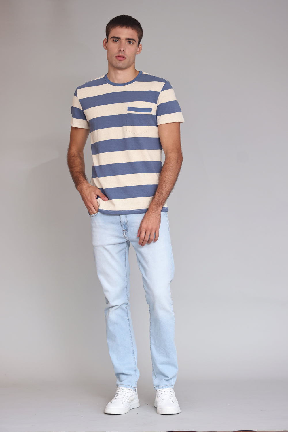 CAMISETA MASCULINA MALHA LISTRADA OFF WHITE/AZUL