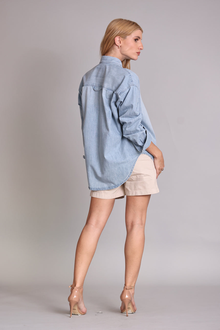 CAMISA FEMININA JEANS CLARO