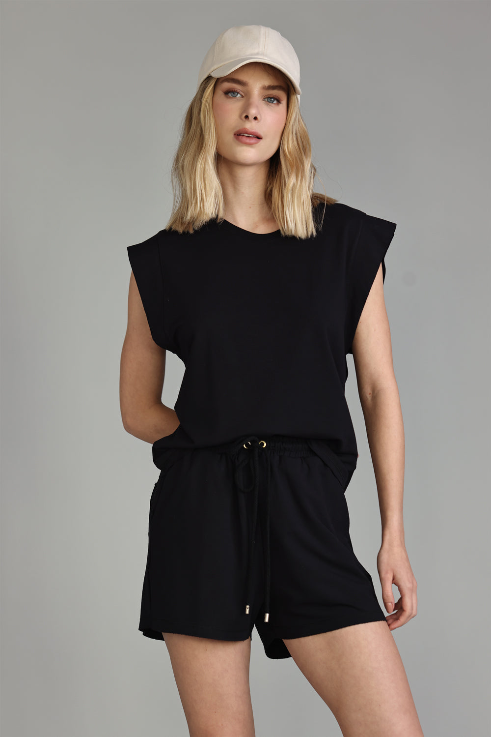 SHORTS FEMININO CURTO MOLETINHO