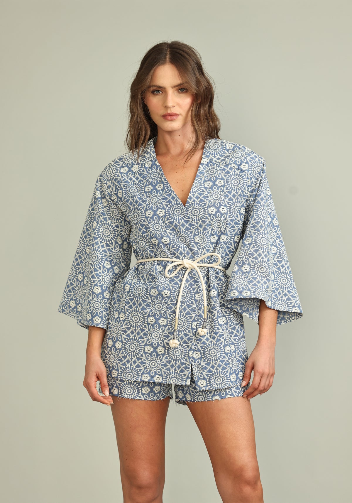 KIMONO FEMININO BORDADO DE LINHA