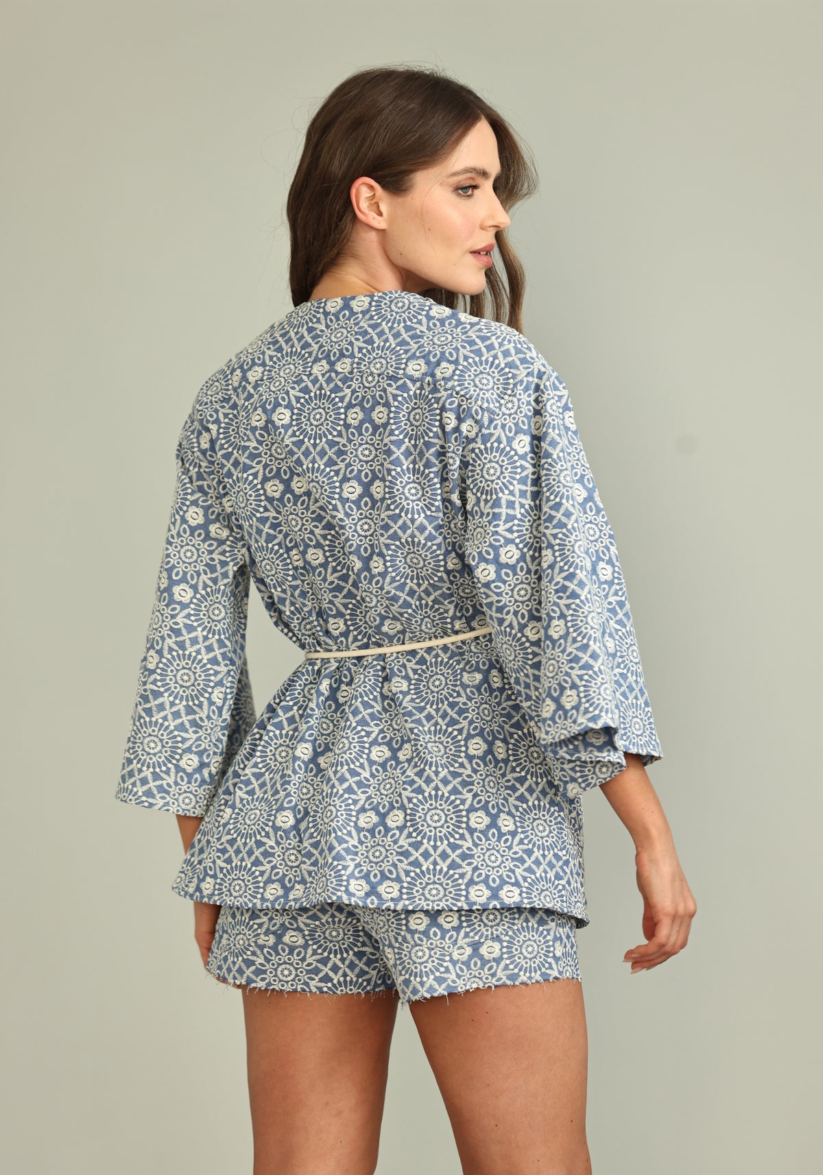 KIMONO FEMININO BORDADO DE LINHA