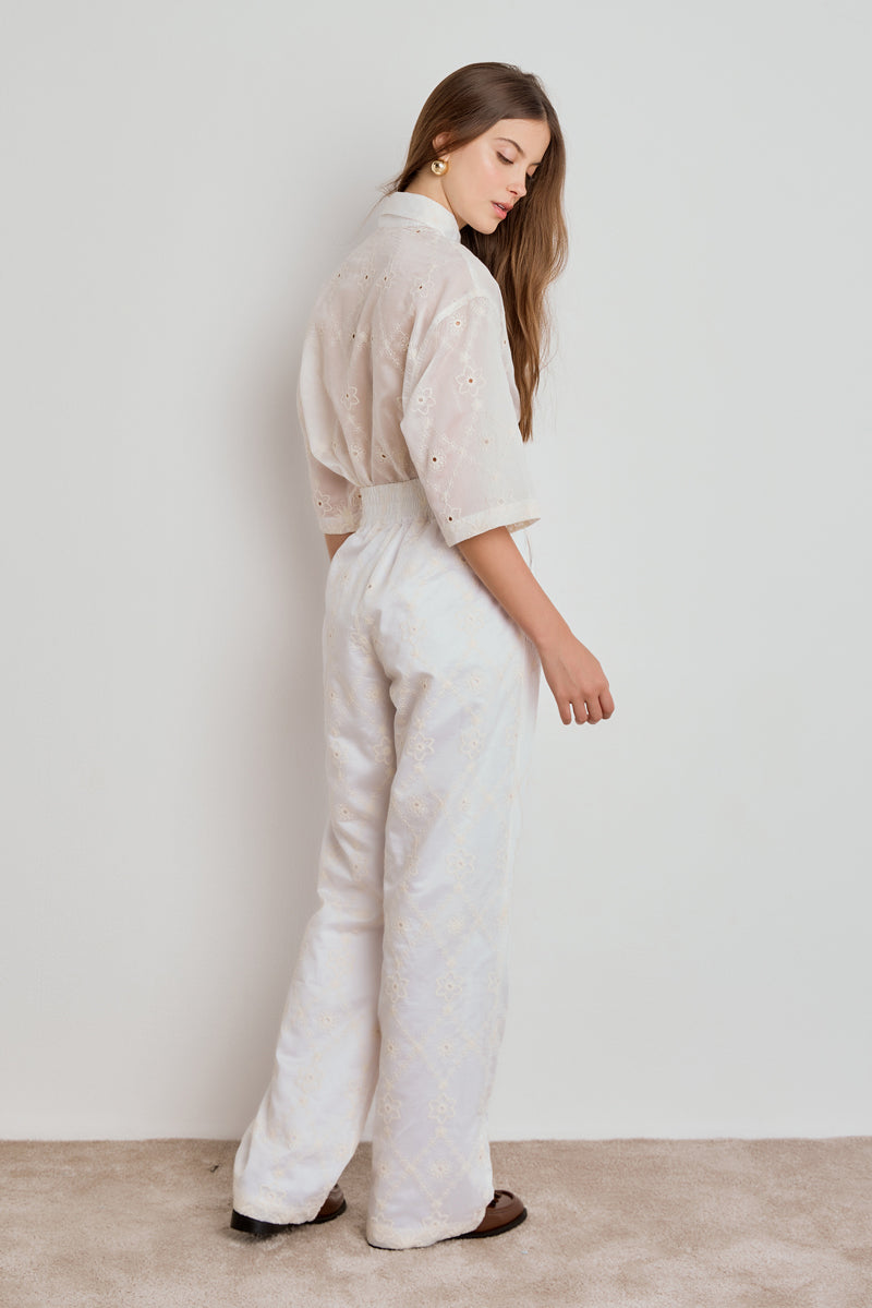 CAMISA FEMININA BORDADA MANGA CURTA - OFF WHITE