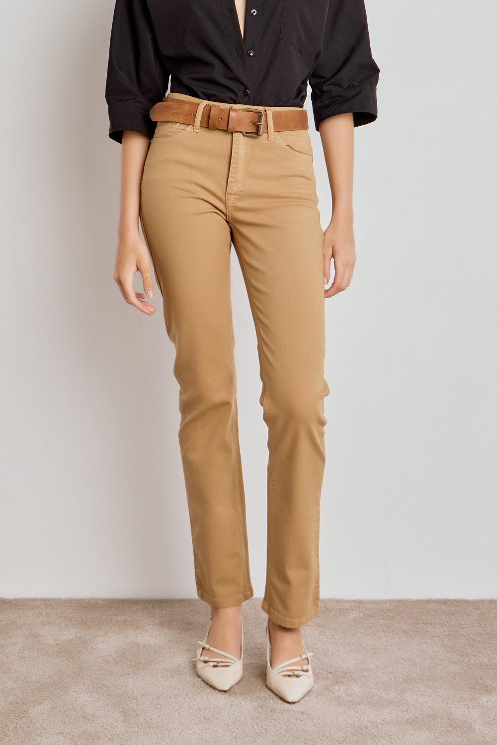 CALÇA TINA FEMININA LOW RISE SARJA AREIA ESCURO