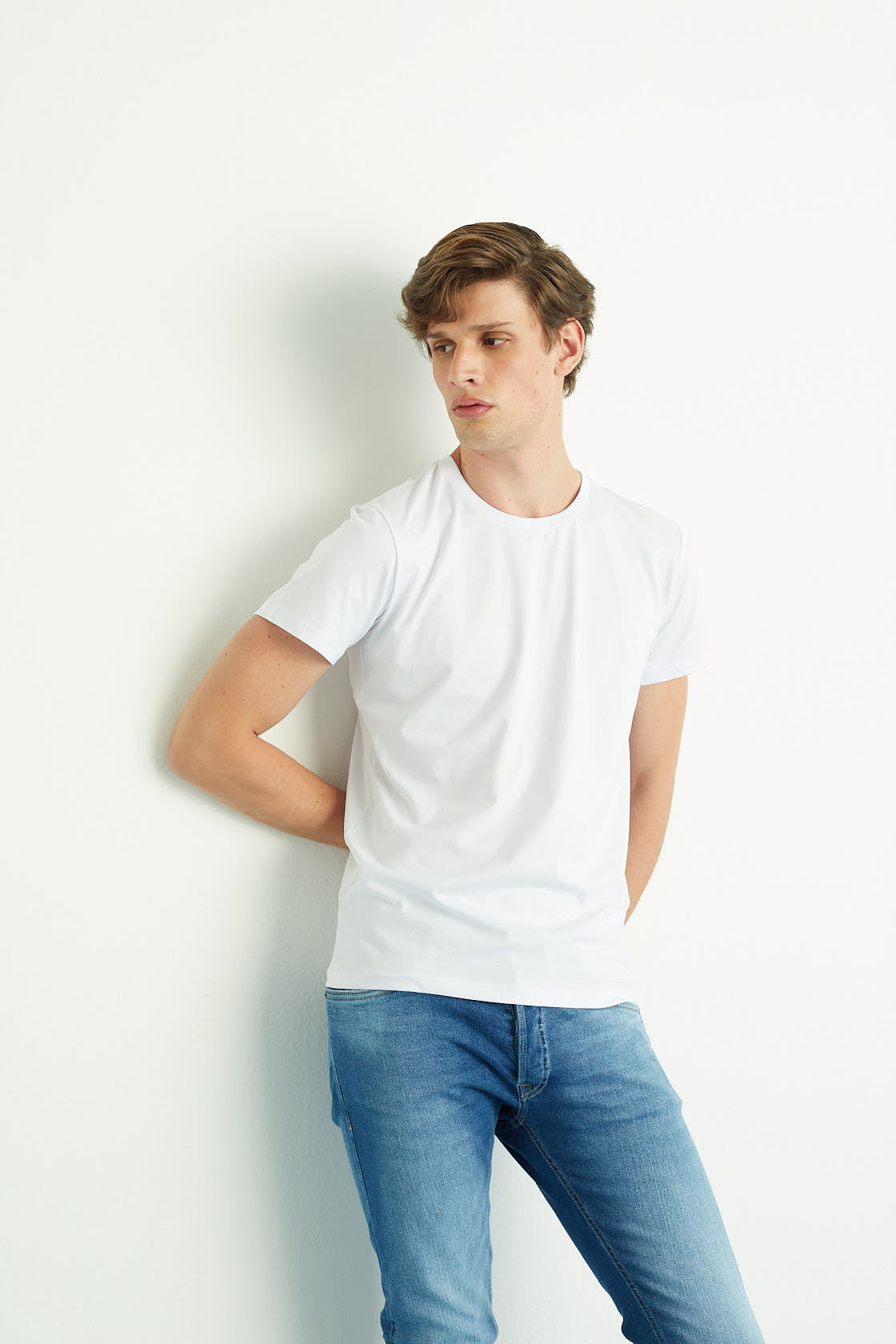 CAMISETA MASCULINA BÁSICA PIMA - BRANCA