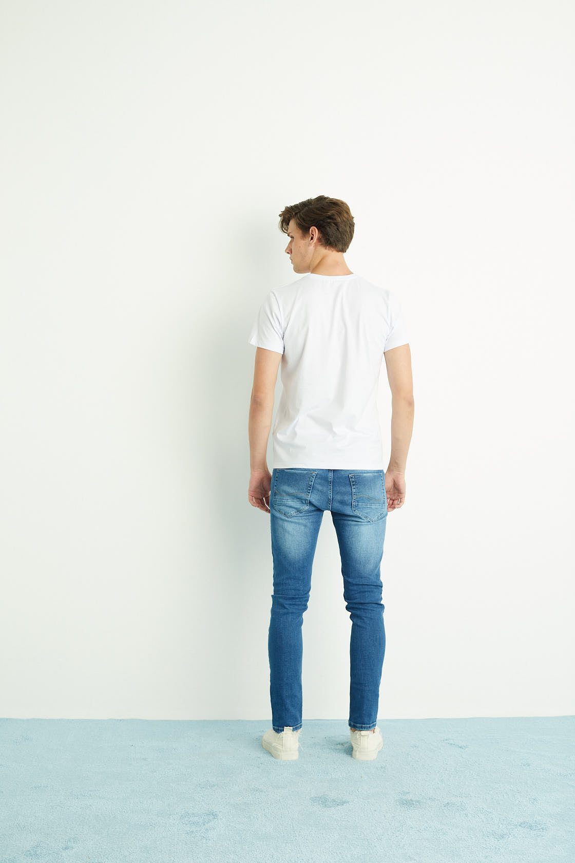 CAMISETA MASCULINA BÁSICA PIMA - BRANCA