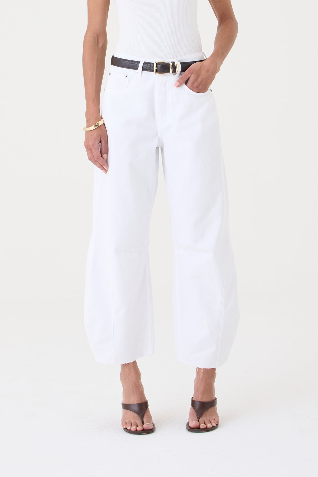 CALÇA MARIA FEMININA BARREL SARJA BRANCA