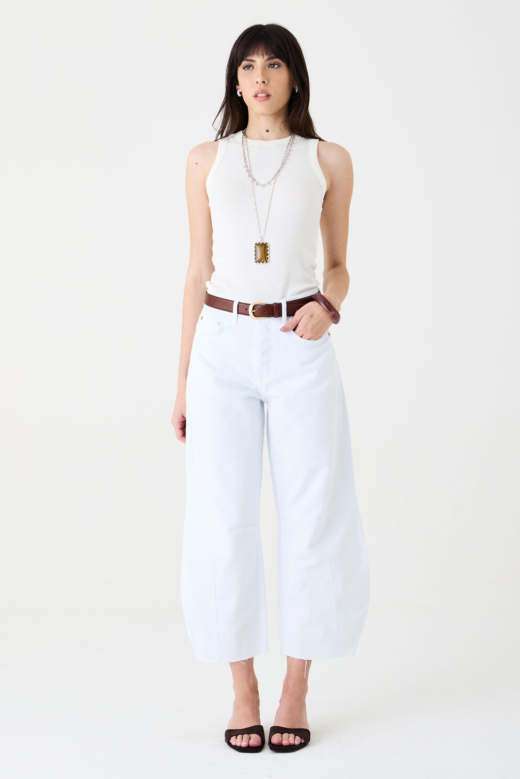 CALÇA MARIA FEMININA BARREL SARJA BRANCA