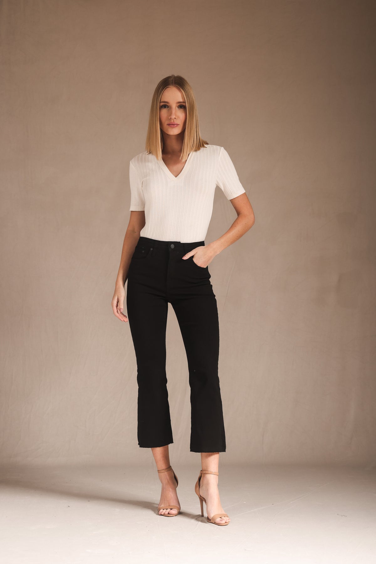 Calça Cropped Bootcut Sarja Black