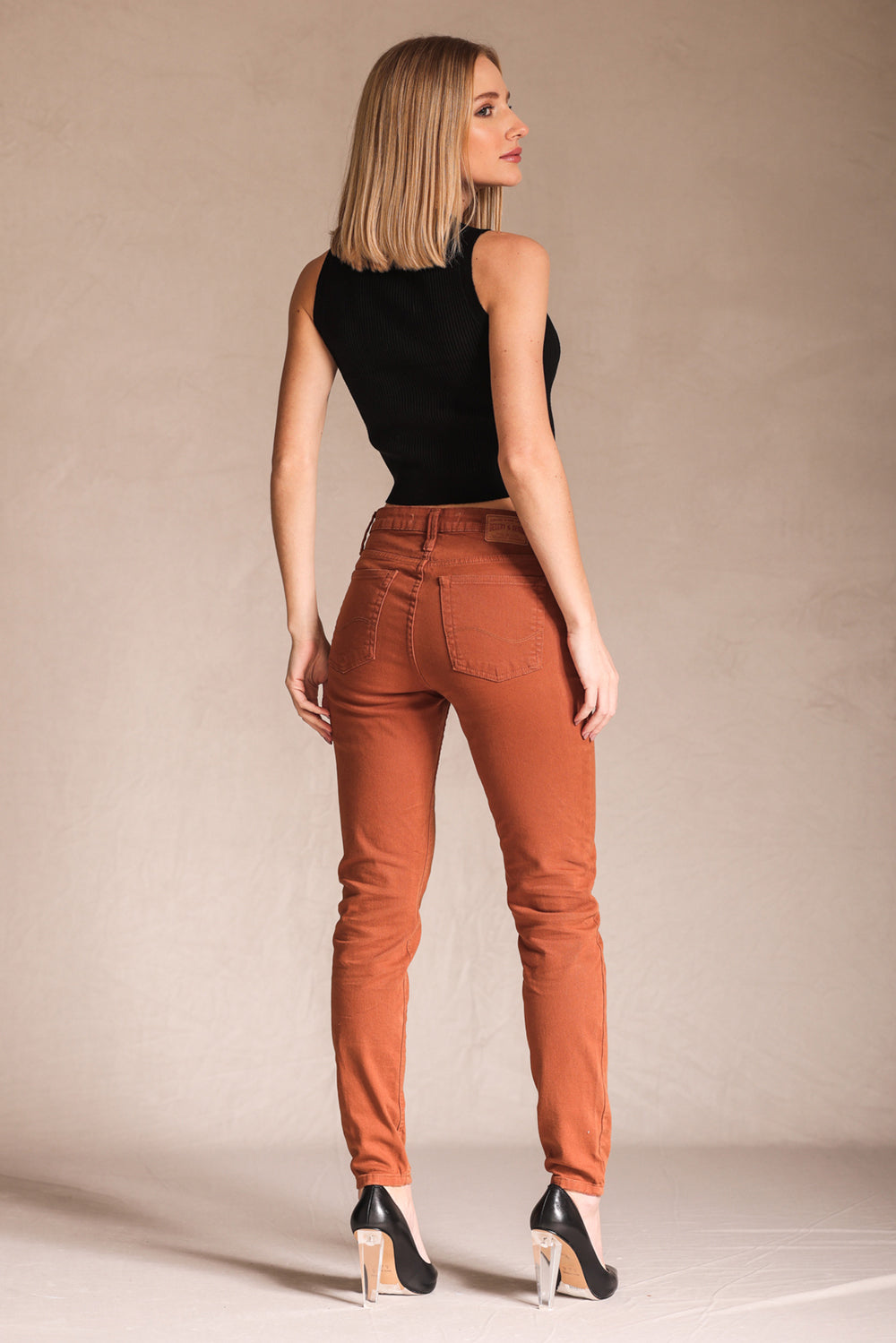 CALCA SKINNY SARJA CARAMEL