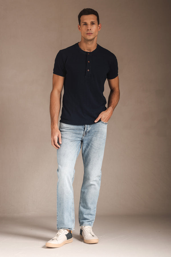 CALCA MASCULINA STRAIGHT BASIC JEANS MÉDIO