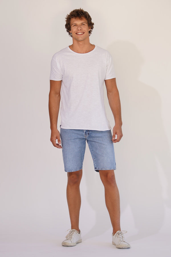 CAMISETA BASICA GOLA CANOA - BRANCO