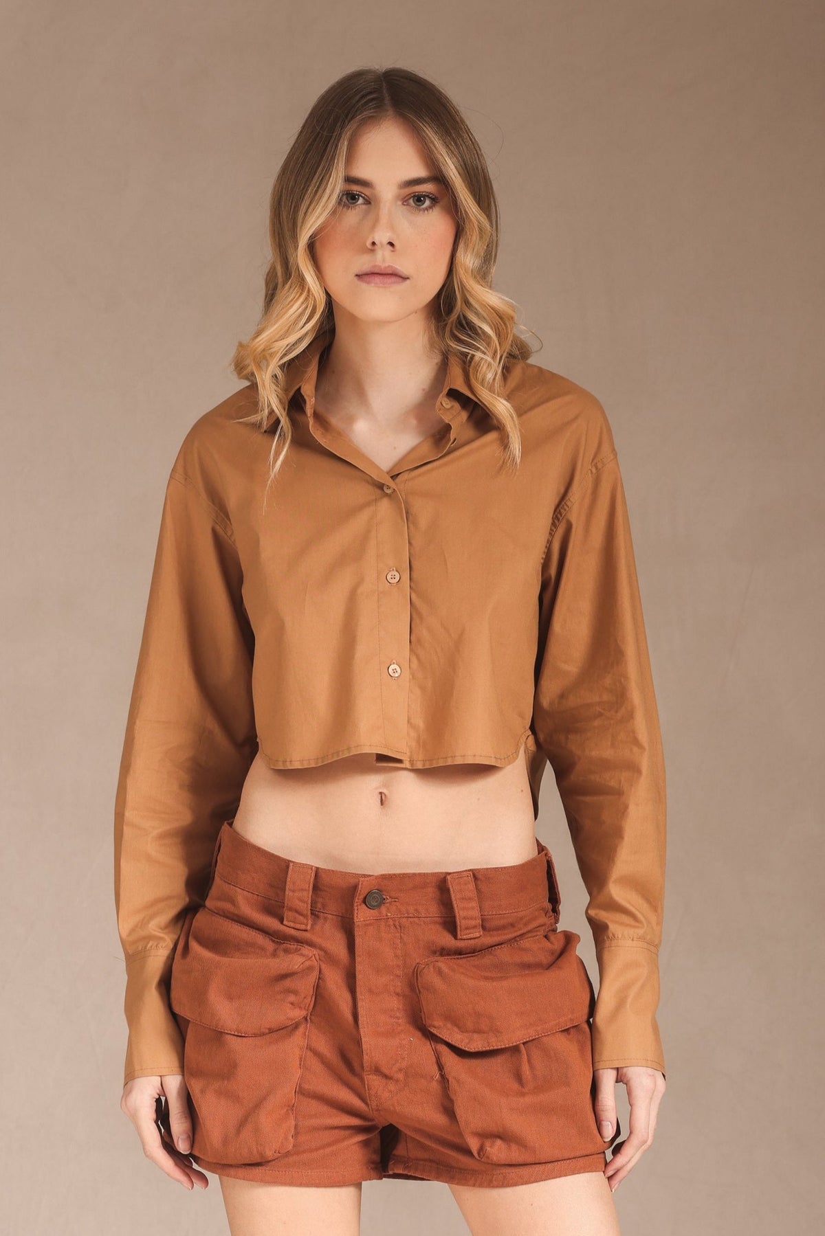 Camisa Cropped Poppy Caramel