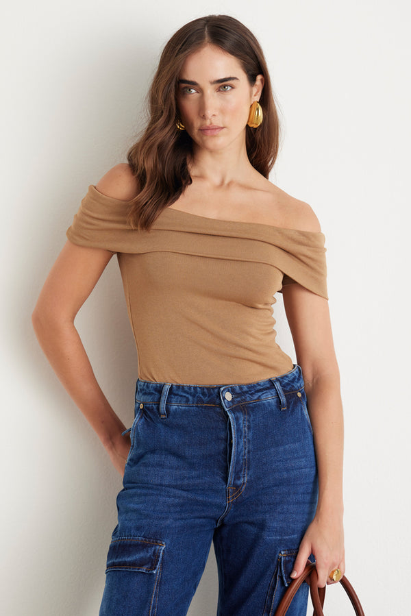 Blusa Ombro a Ombro Tricot Strecht Cappucino