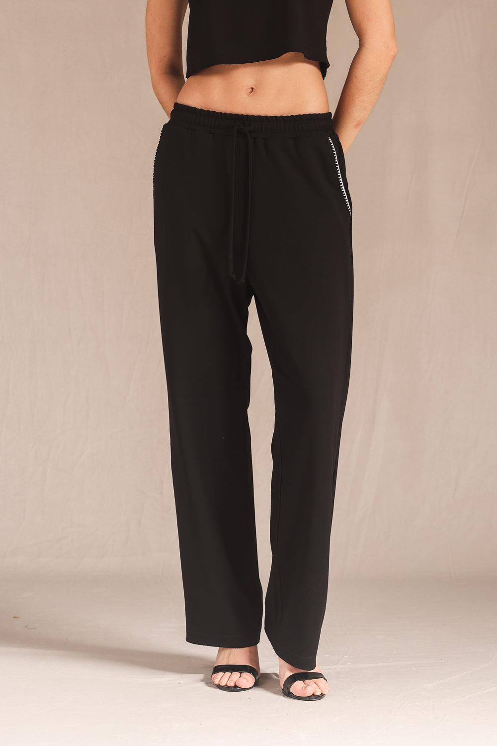 CALÇA FEMININA MOLETOM KEHLANI PRETA