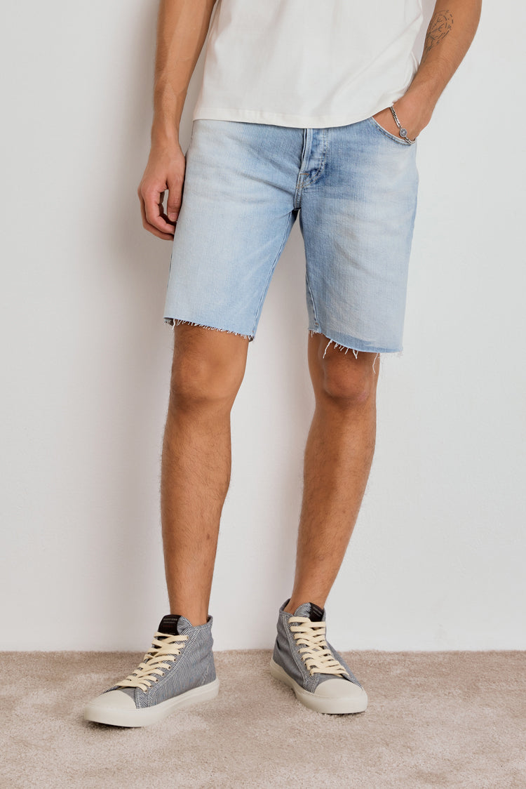 BERMUDA ROMEO MASCULINA BARRA A FIO JEANS MÉDIO CLARO