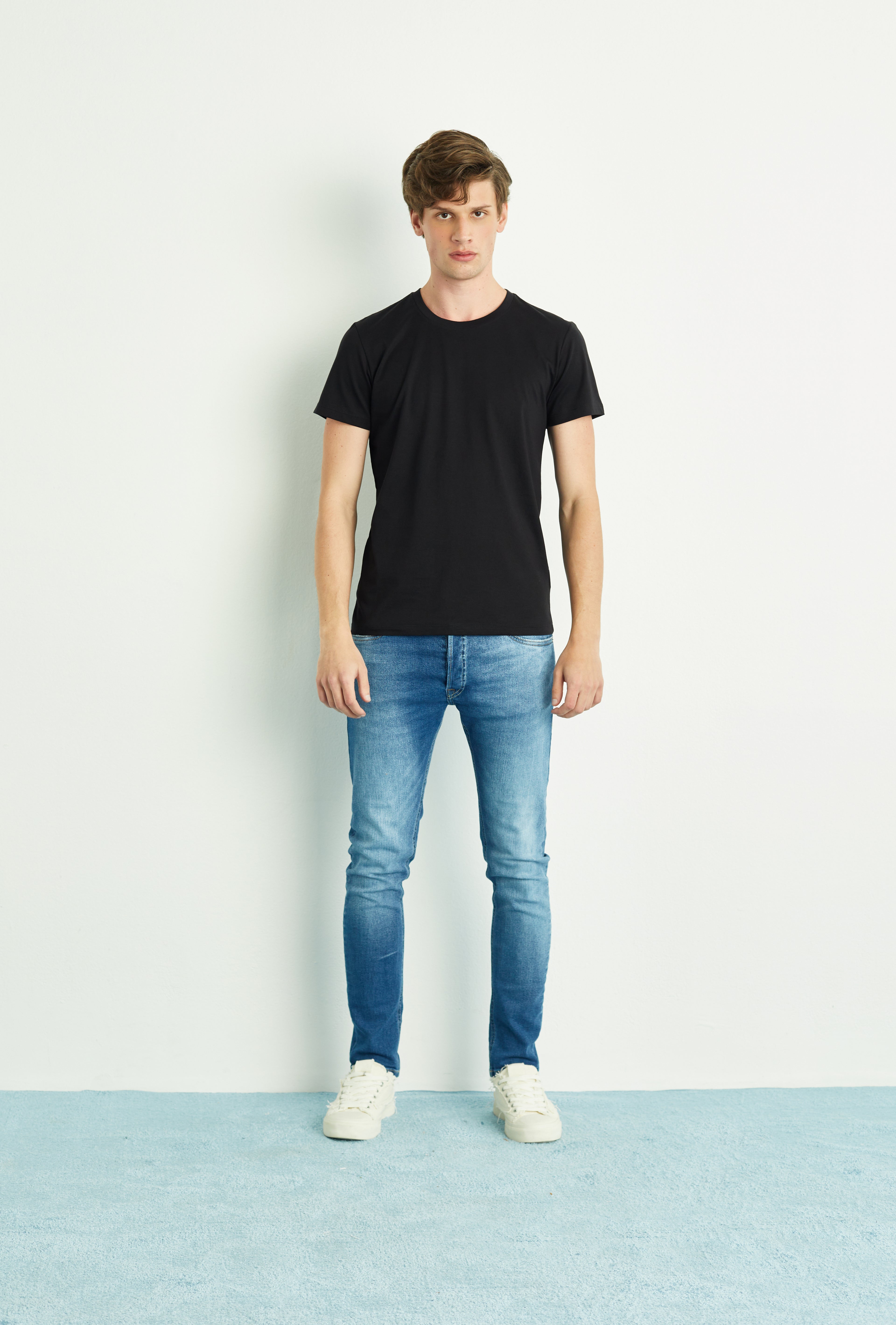 CAMISETA MASCULINA BÁSICA PIMA - PRETO