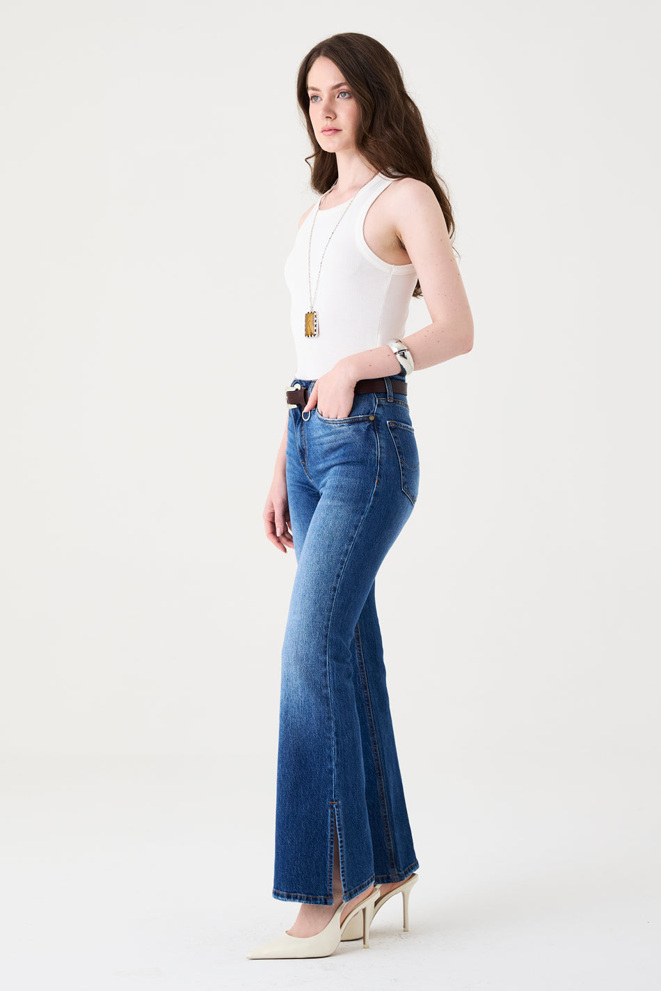 CALÇA LARISSA FEMININA BOOTCUT FENDA JEANS MÉDIO