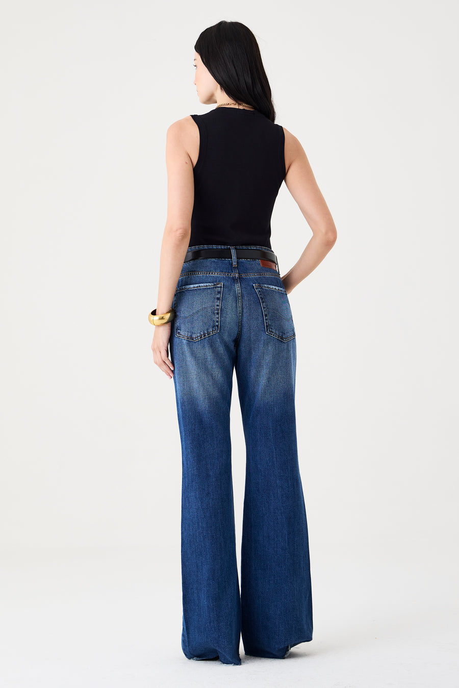 CALÇA ELIS FEMININA BOOTCUT BARRA FIO JEANS ESCURO