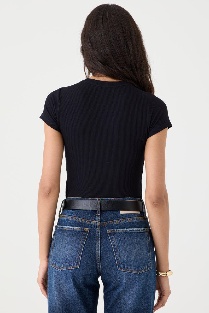 T-SHIRT FEMININA BABY LOOK RIBANA - PRETO