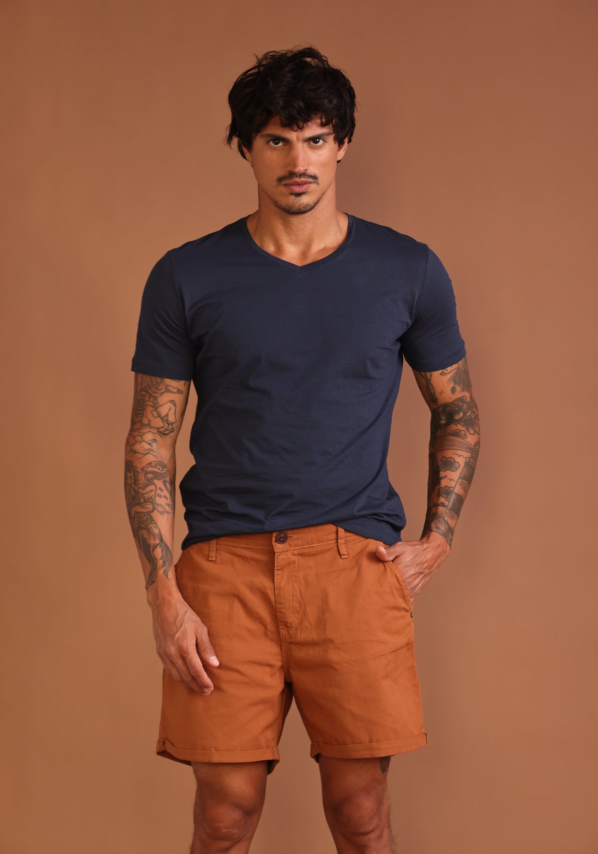 SHORTS MASCULINO BARRA DOBRADA - CARAMELO