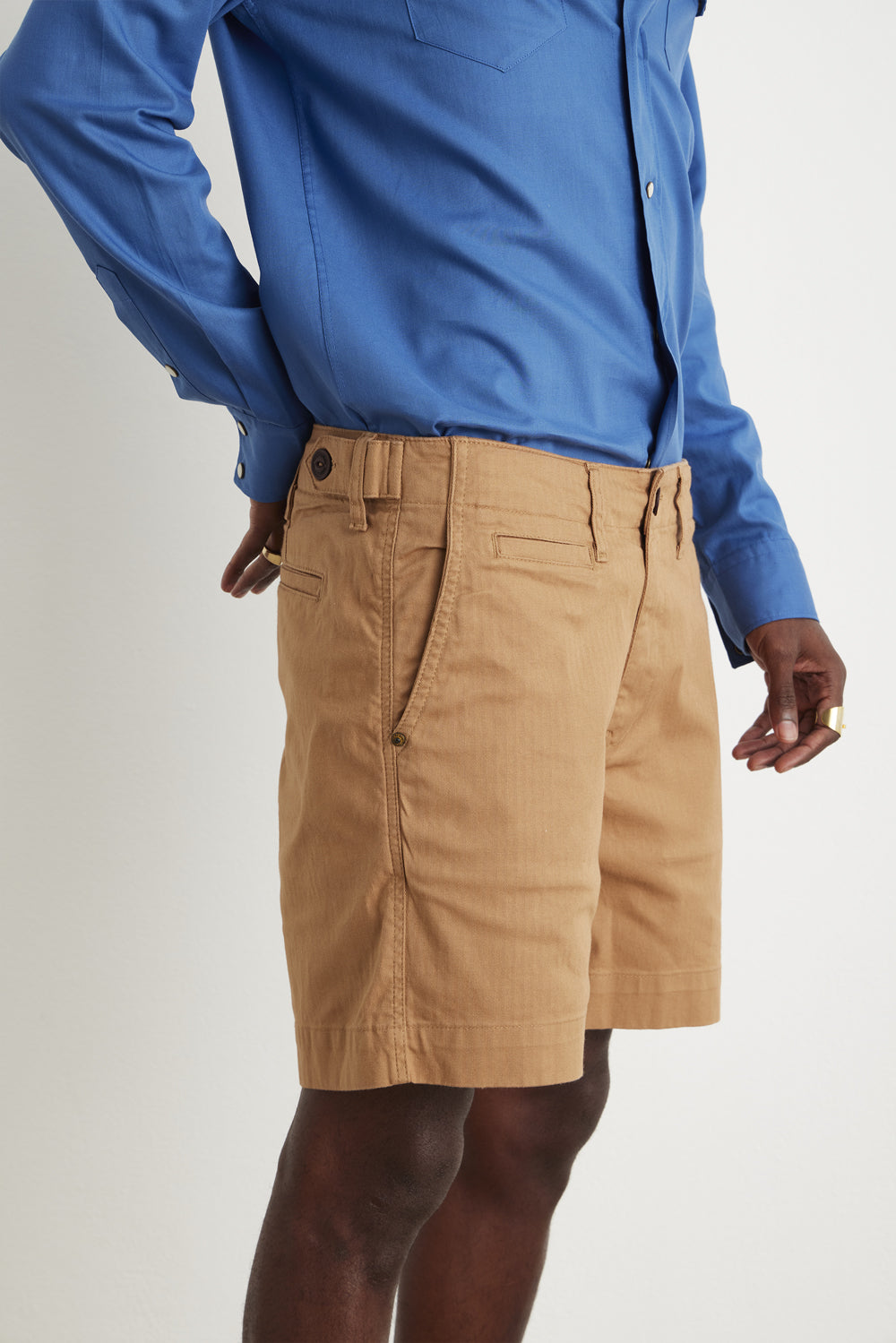 SHORTS ROMEO MASCULINO BOLSO FACA SARJA CARAMELO
