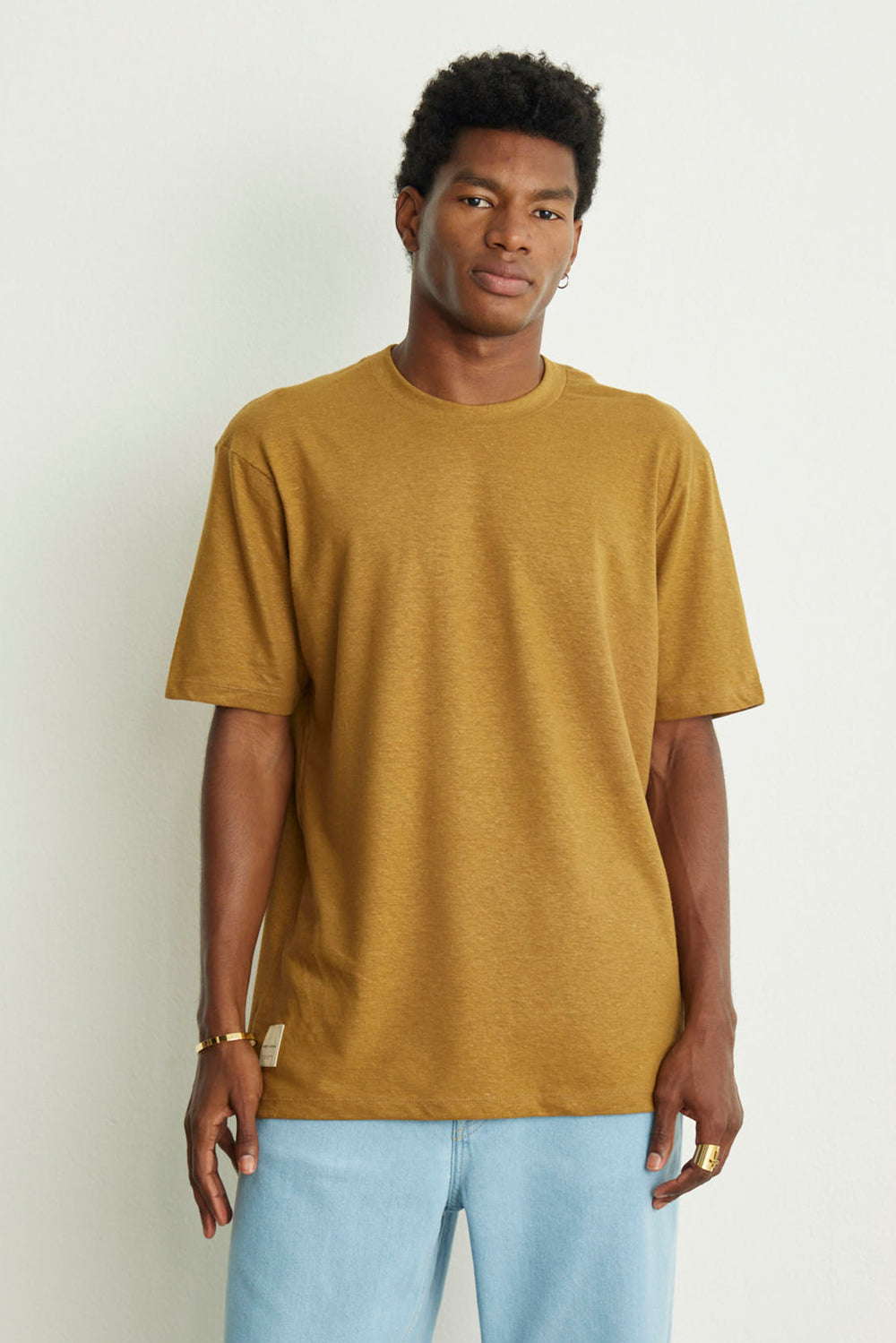 CAMISETA MASCULINA STRAIGHT CÂNHAMO - CARAMELO