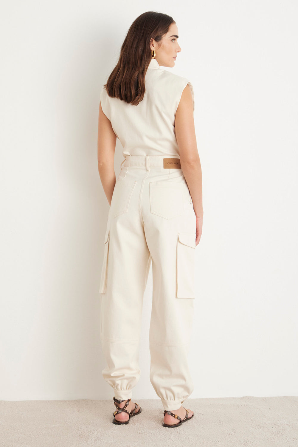 CALÇA ALANA FEMININA CARGO COM PREGAS SARJA NATURAL