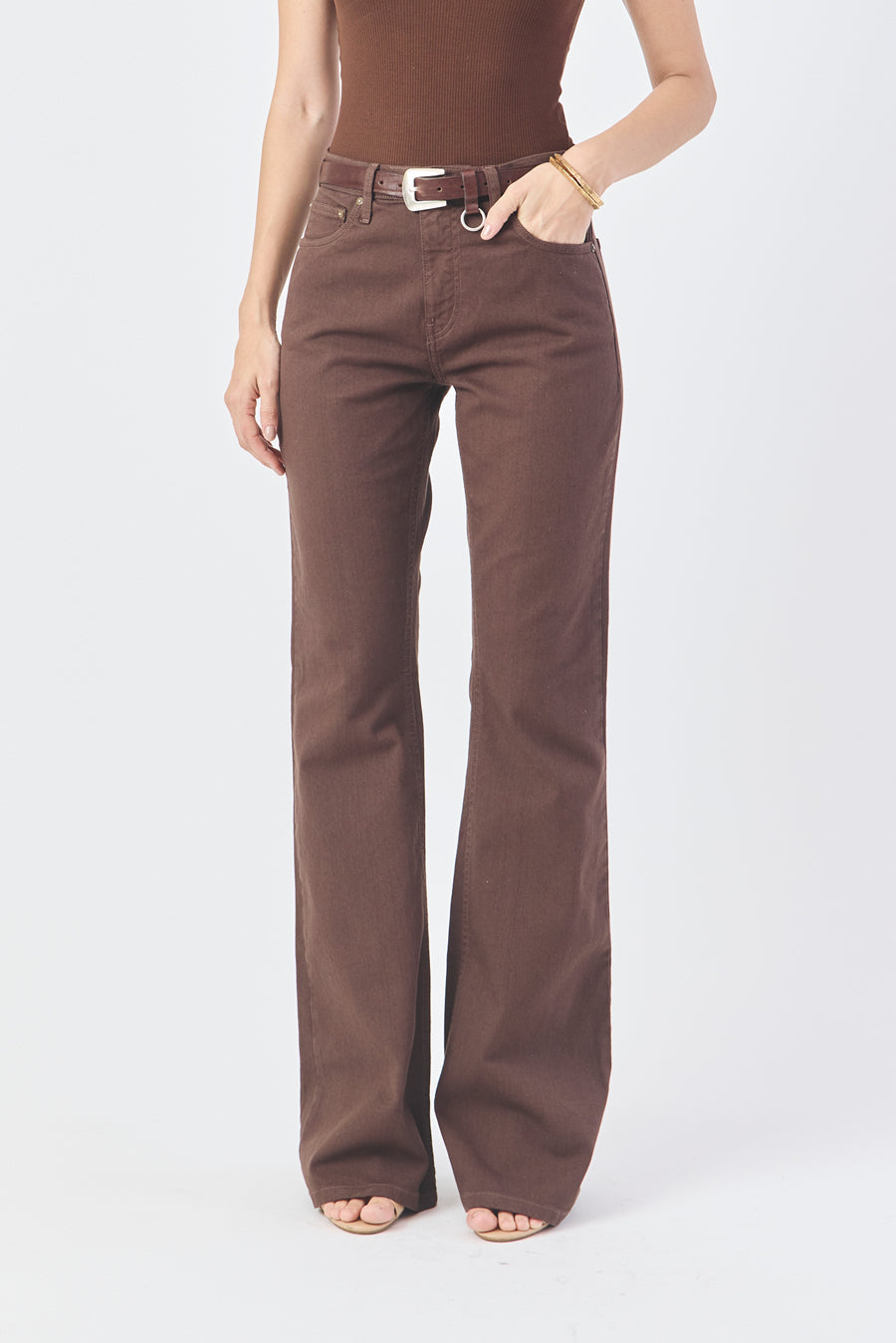 CALÇA LARISSA FEMININA BOOTCUT SARJA MARROM