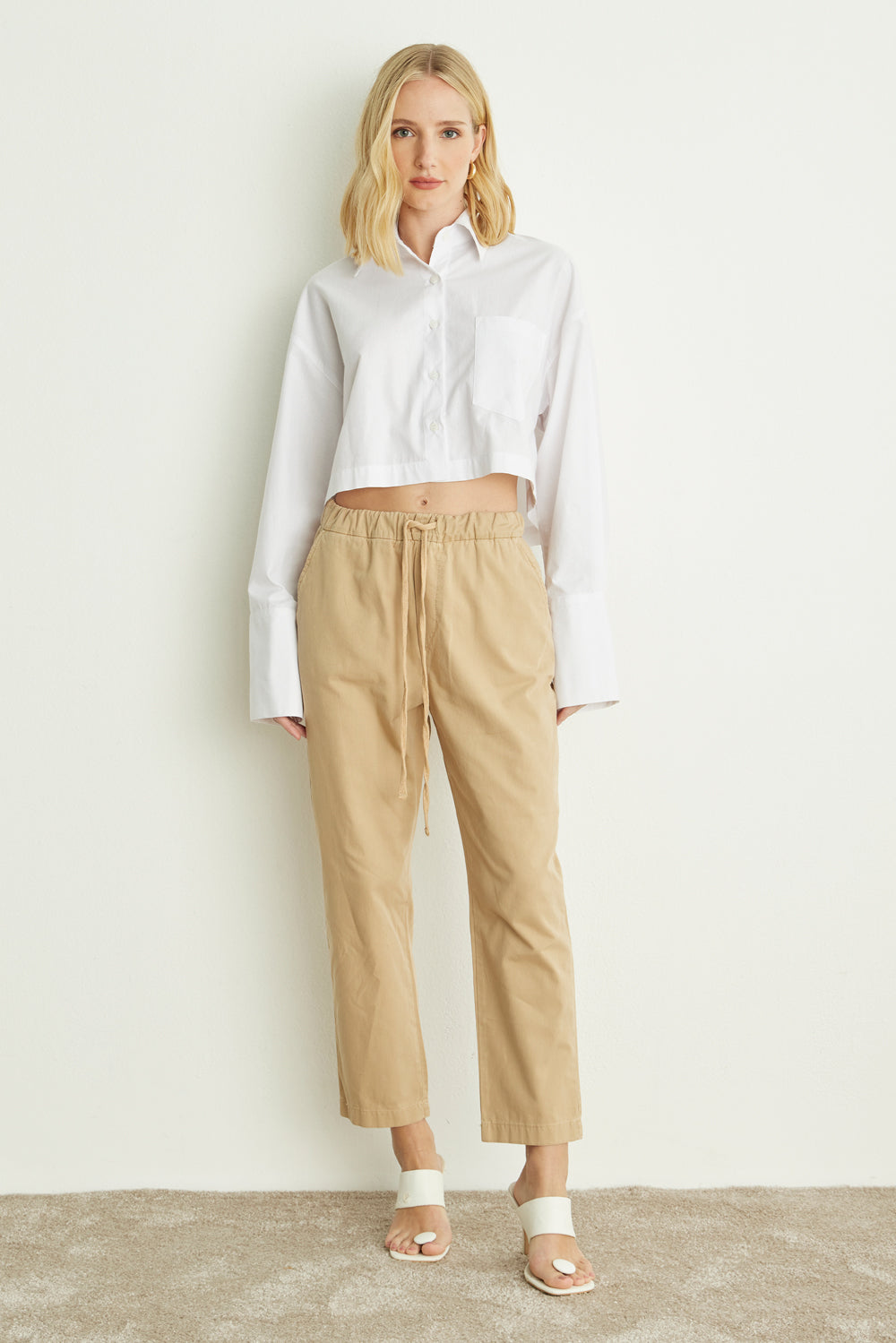 Calça Feminina Relaxed Chino Sarja Areia