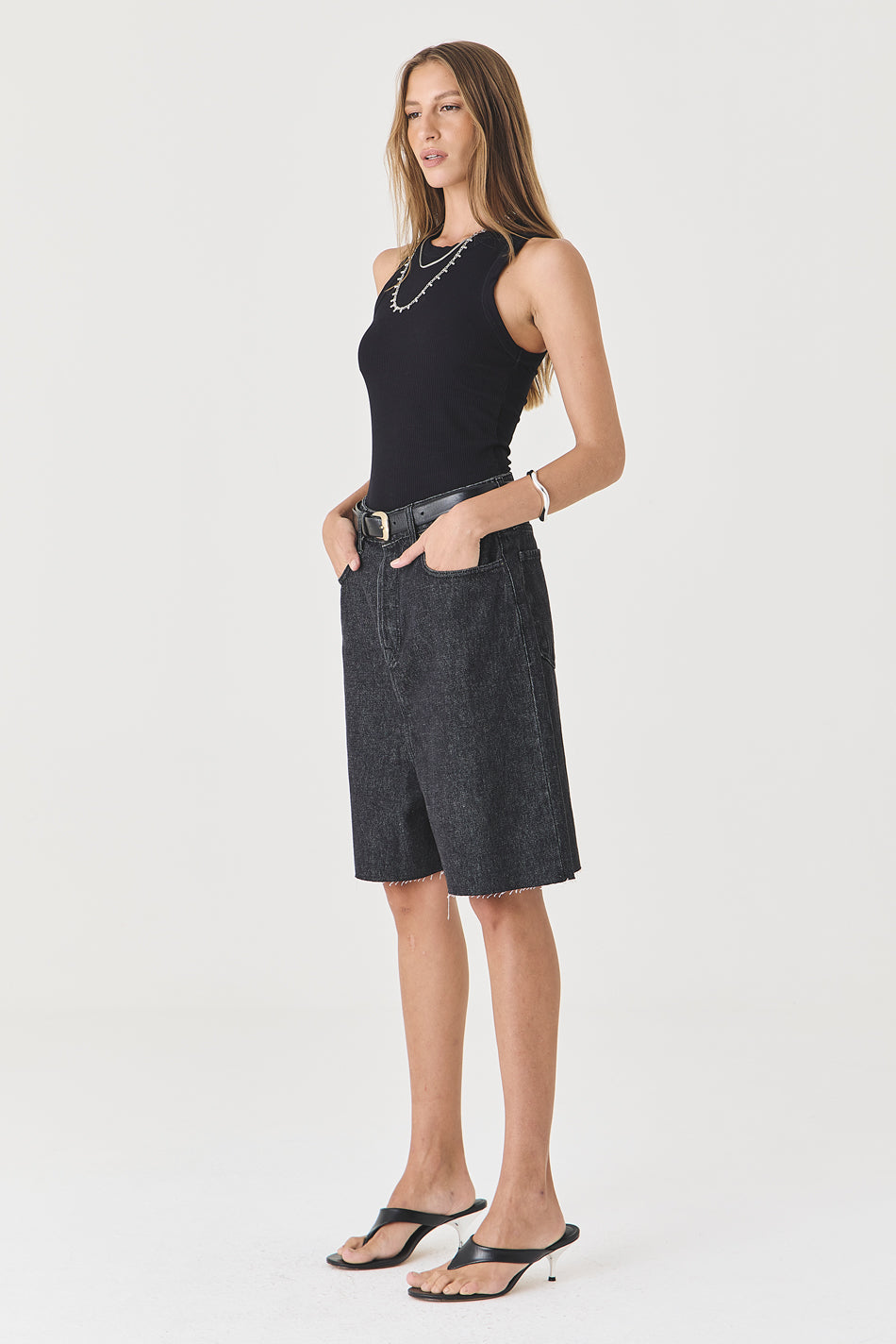 BERMUDA MIA FEMININA JUMBO JEANS AMACIADO BLACK