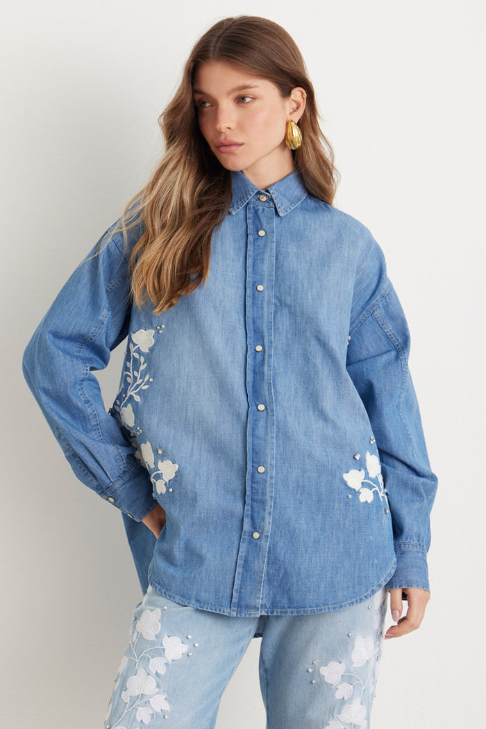 Camisa Bordada Jeans Claro