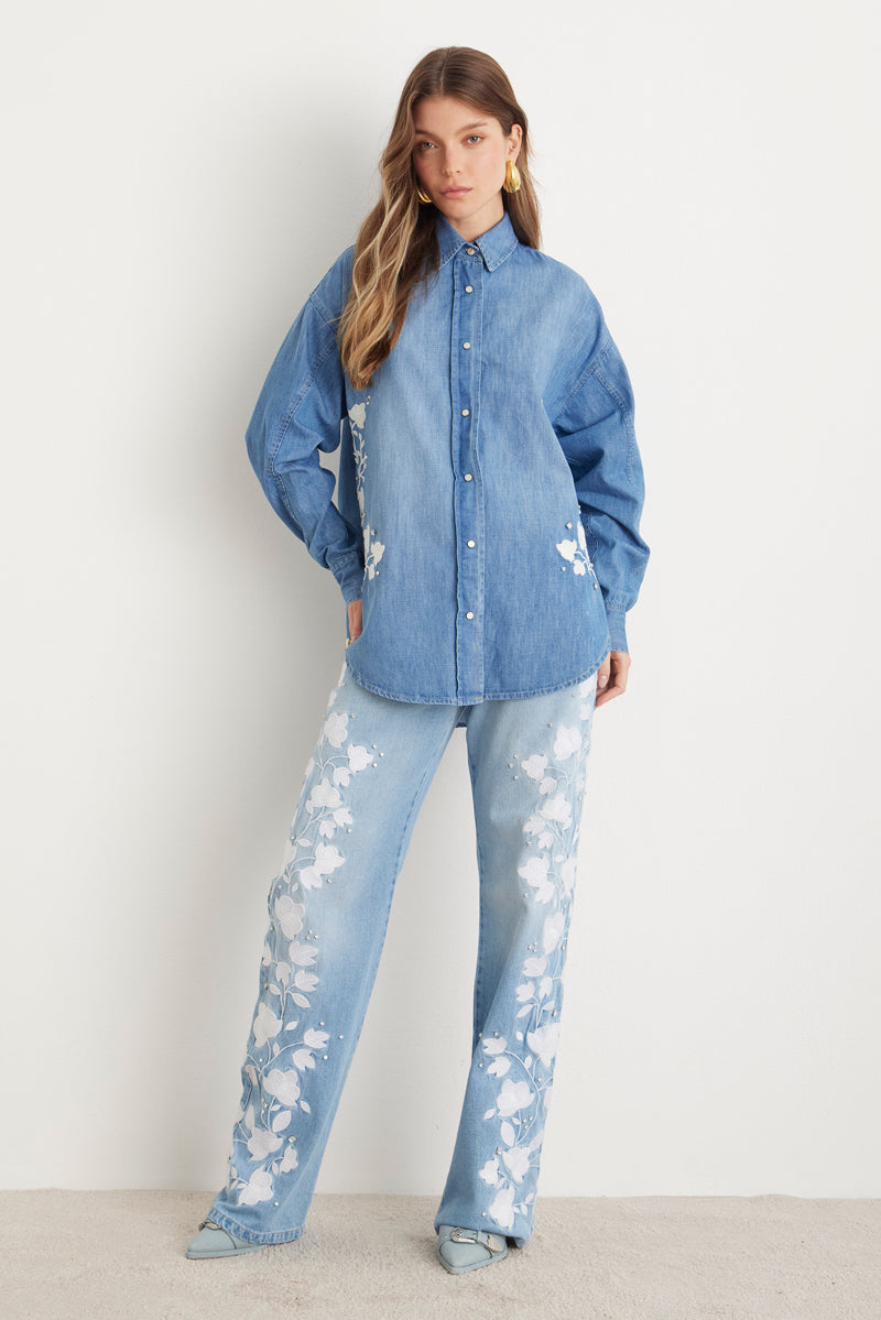 Camisa Bordada Jeans Claro