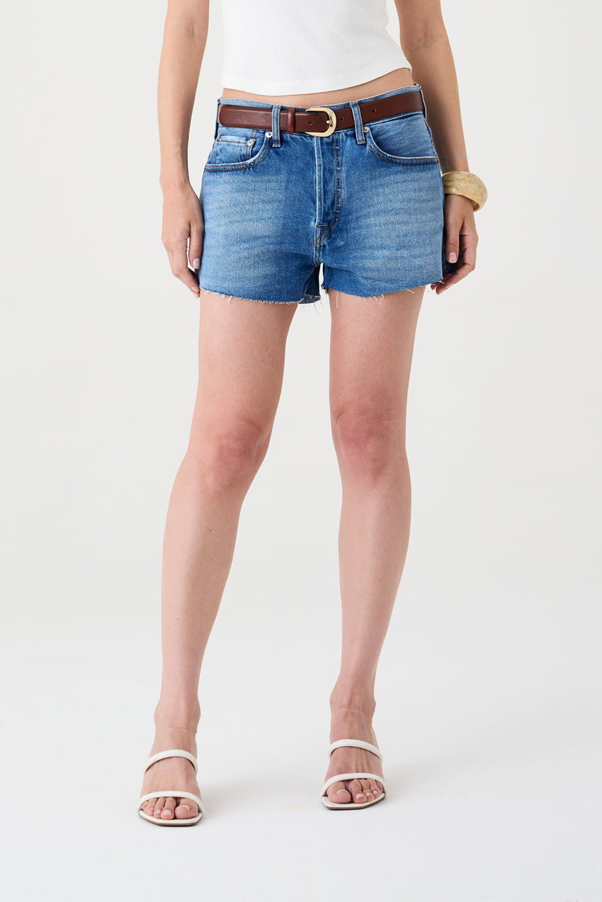 SHORTS TACI FEMININO COMFORT JEANS MÉDIO ESCURO
