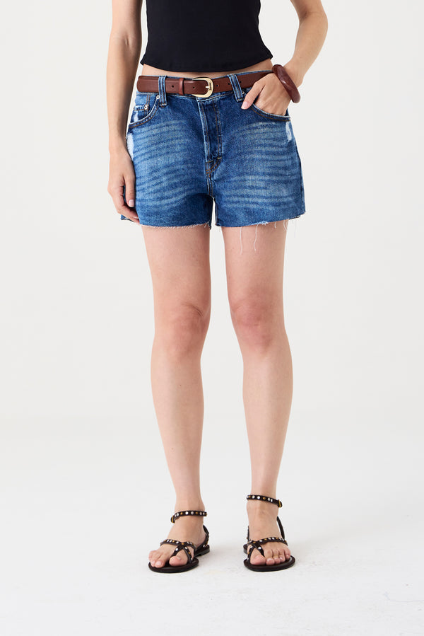 SHORTS TACI FEMININO COMFORT JEANS COM PUÍDOS MÉDIO ESCURO