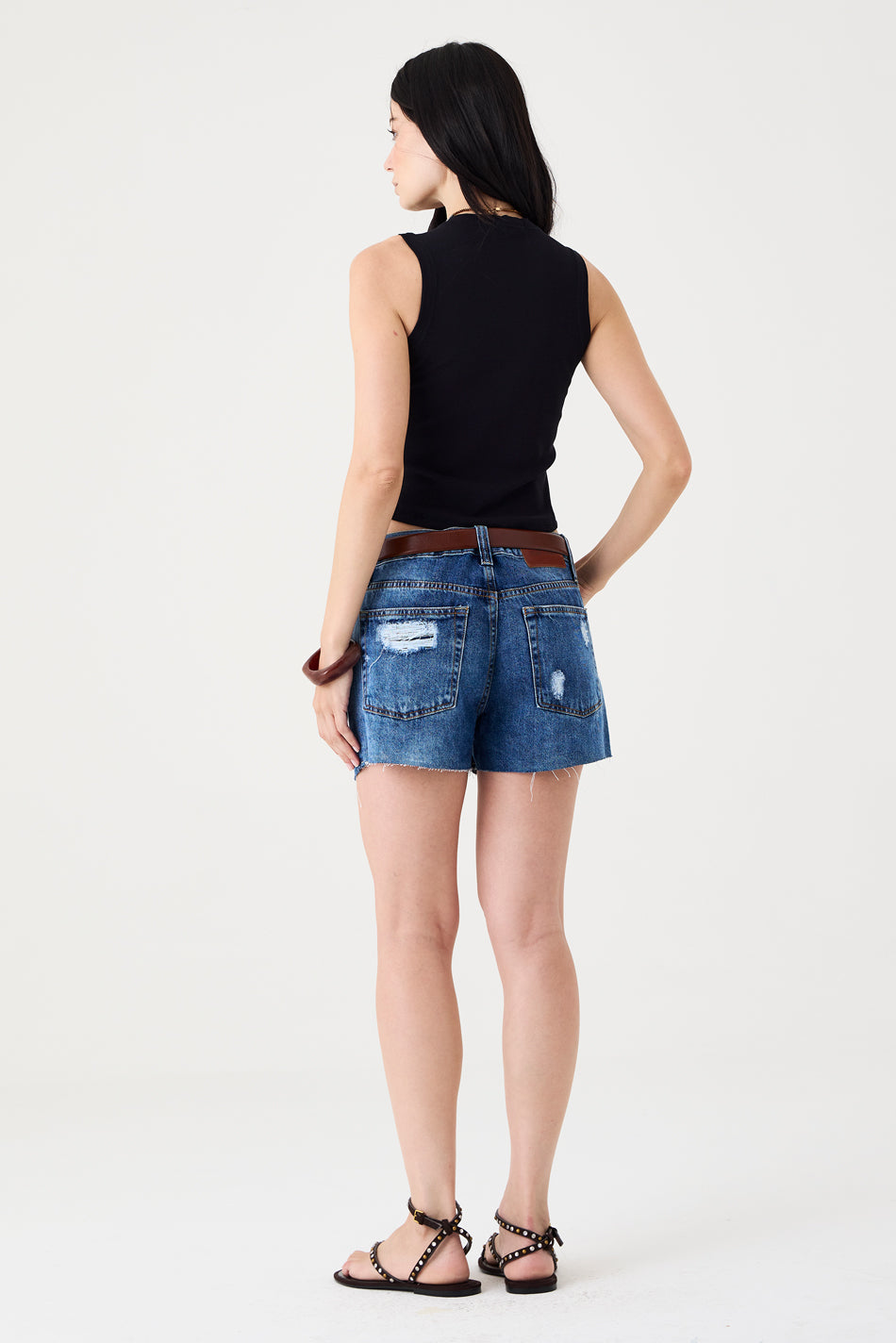 SHORTS TACI FEMININO COMFORT JEANS COM PUÍDOS MÉDIO ESCURO