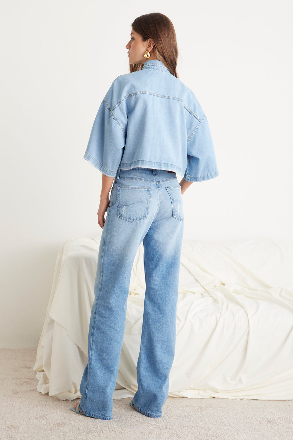 CALCA WIDE LEG ESSENTIAL JEANS CLARO