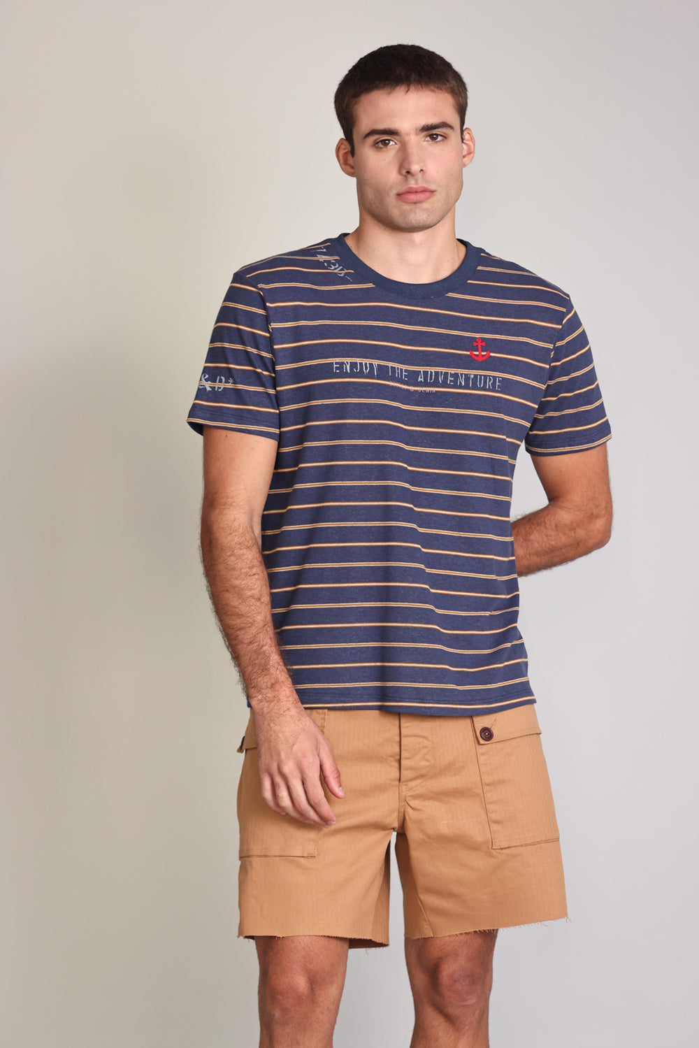 BERMUDA ROMEO MASCULINA CARGO COLOR CARAMELO