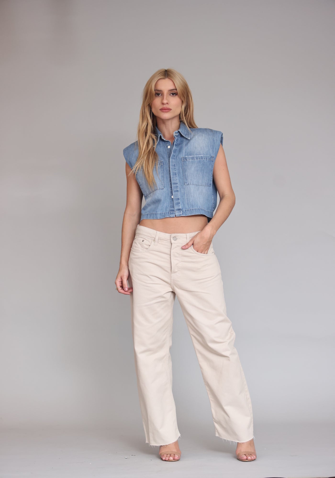 CALÇA FEMININA BAGGY BARRA A FIO SARJA BEGE AVEIA