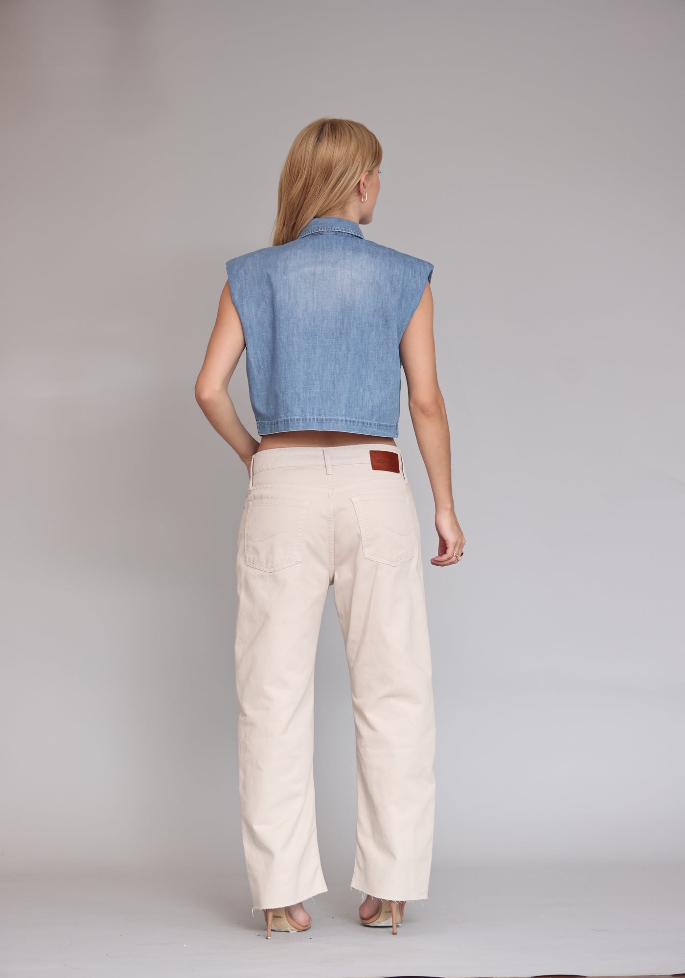 CALÇA FEMININA BAGGY BARRA A FIO SARJA BEGE AVEIA